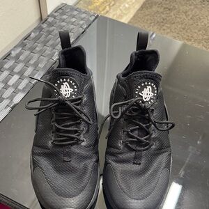Nike Black Huarache Sneakers